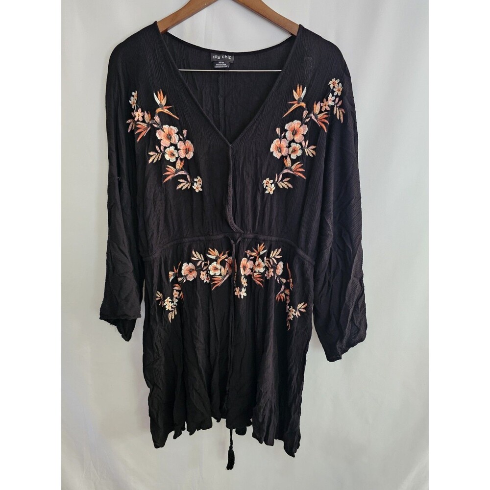 City Chic Women’s Plus Size 18 Black Embroidered Floral Kimono Sleeve Tunic Boho